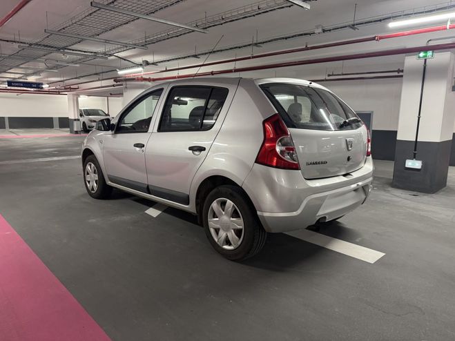 Dacia Sandero 1.2 16v 75ch GPL Euro5 Gris M�tallis� de 2011