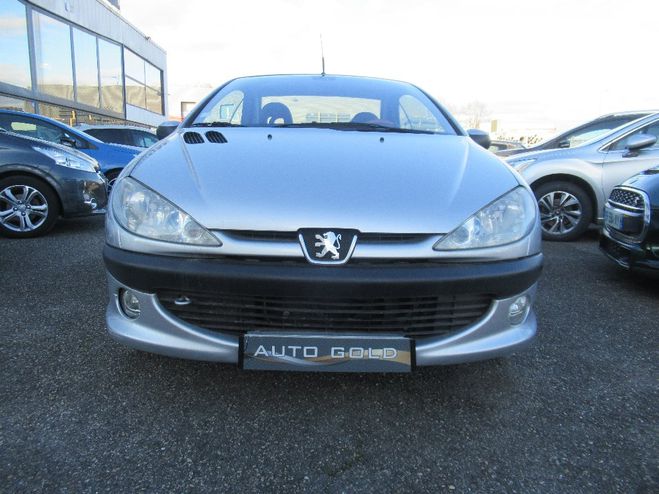 Peugeot 206 CC 2.0i 16V 136 CV Gris Clair de 2001