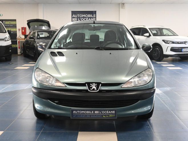 Peugeot 206 1.4L VERT FONCE de 2000