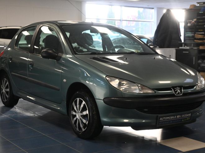 Peugeot 206 1.4L VERT FONCE de 2000