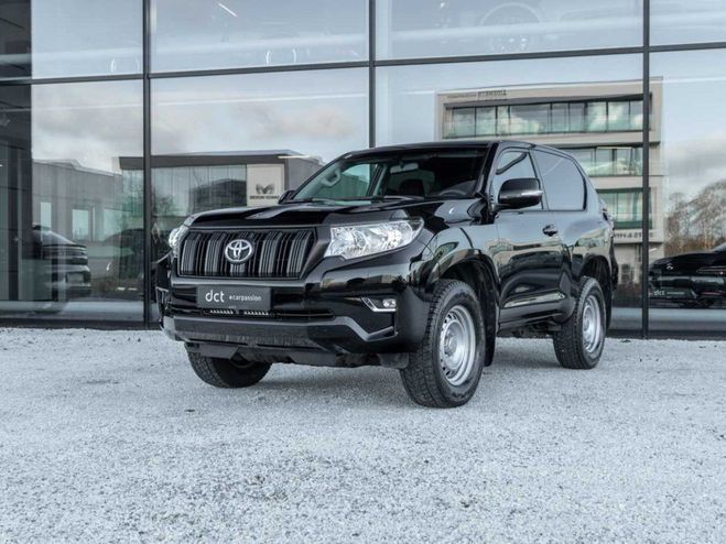 Toyota Land Cruiser 2.8D - - 44000 km - - Manual 3 door vers Noir de 