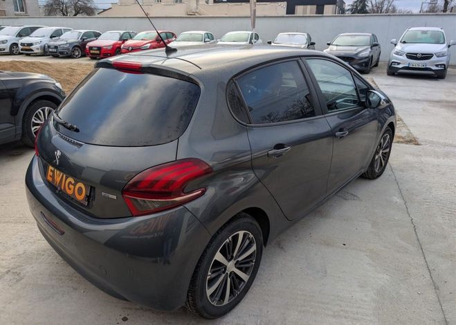 Peugeot 208 generation-i 1.2 puretech 82 style  mote Noir de 2016