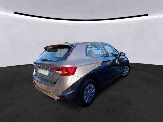 Skoda Fabia 1.0 MPI 80CH ACTIVE *TVA RECUPERABLE* Gris F de 2023