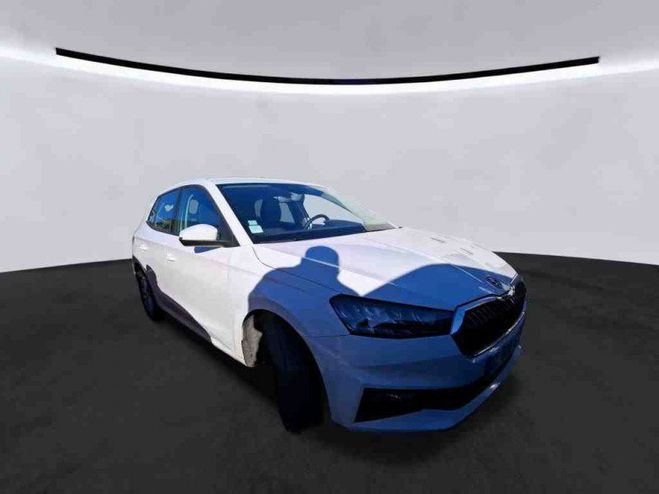 Skoda Fabia 1.0 TSI 95CH AMBITION *TVA RECUPERABLE* Blanc de 2023