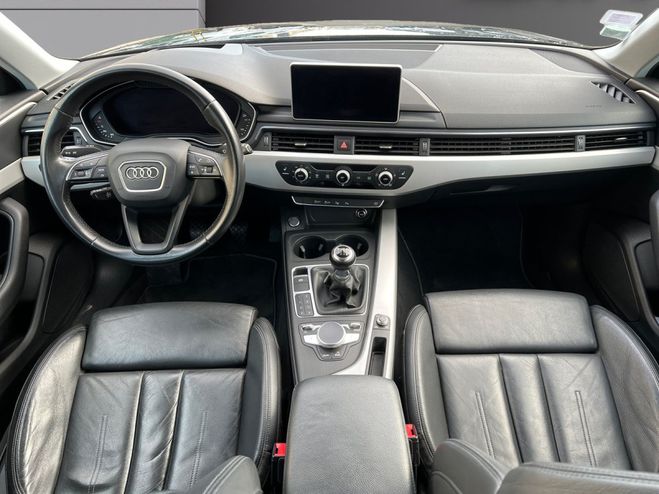 Audi A4 AVANT BUSINESS 2.0 TDI 150 Line Gris Fonc� de 2016