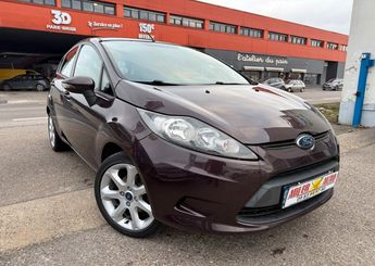  Voir d&eacute;tails -Ford Fiesta 1.25i 82ch Ambiente 5p &agrave; Colmar (68)