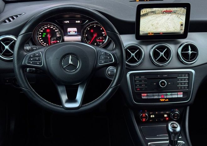 Mercedes Classe GLA Classe 200d cdi 136ch inspiration entret Noir de 2018