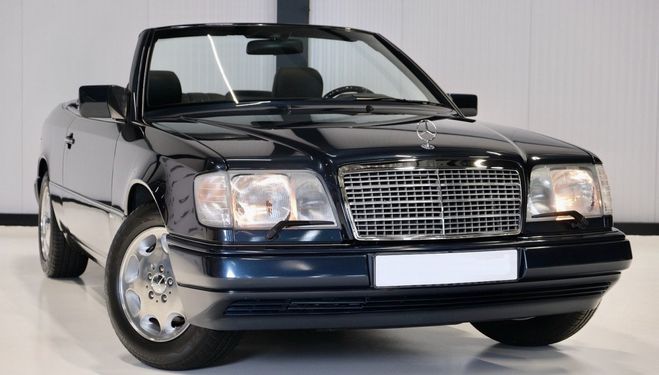 Mercedes Classe E e220 cabriolet 1996 Noir M�tallis� de 1996