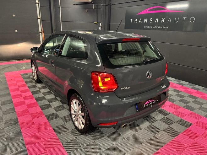 Volkswagen Polo 1.2 TSI 90 BMT Carat / Entretien Complet Gris de 2017