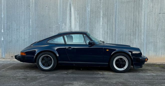 Porsche 911 Carrera 3.2 Coup� G50 Bleu de 1989