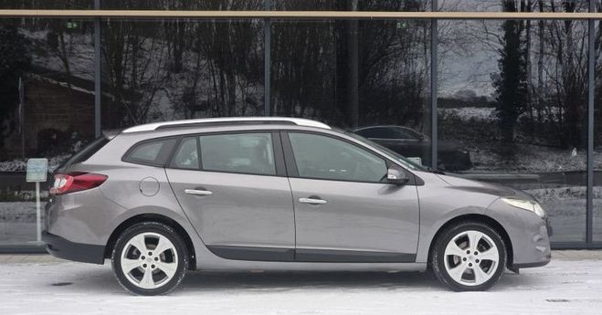 Renault Megane III ESTATE 1.5 DCI 110CH FAP DYNAMIQUE E Gris de 2010
