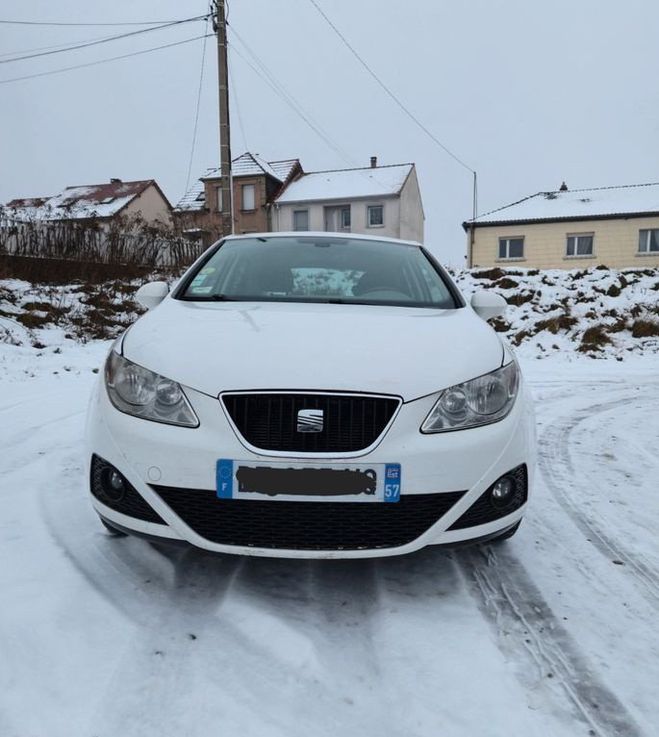 Seat Ibiza style copa 1,6 tdi 105 fap cr Blanc de 2012