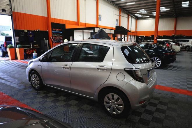 Toyota Yaris HSD 100H DYNAMIC 5P Gris C de 2013