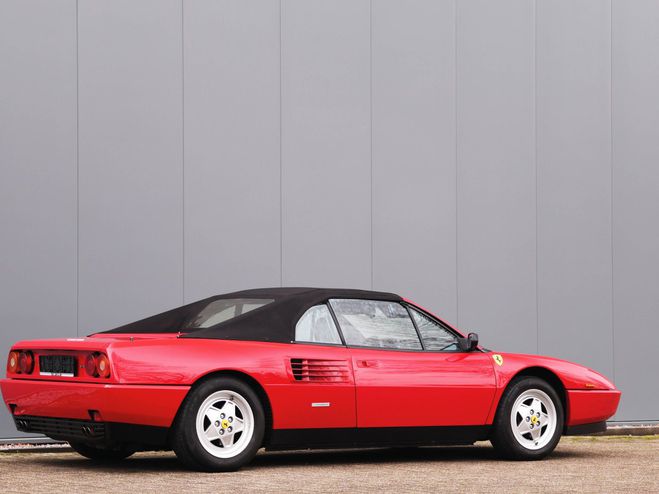 Ferrari Mondial Convertible 3.4L V8 Rouge de 1991