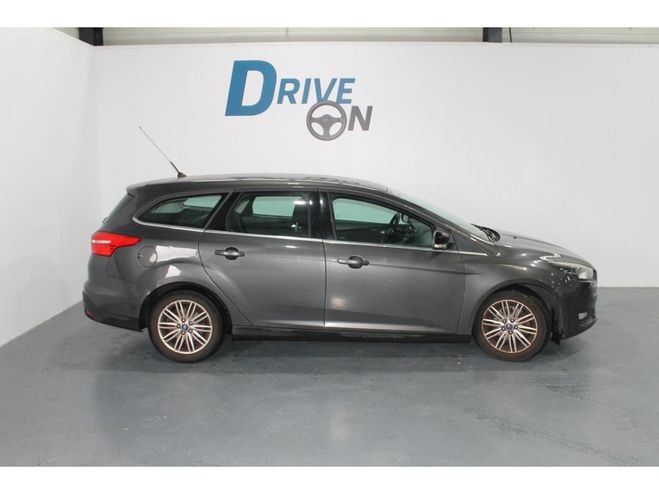Ford Focus SW 1.0 SCTi EcoBoost - 125 S&S III SW 20 GRIS FONCE de 2017