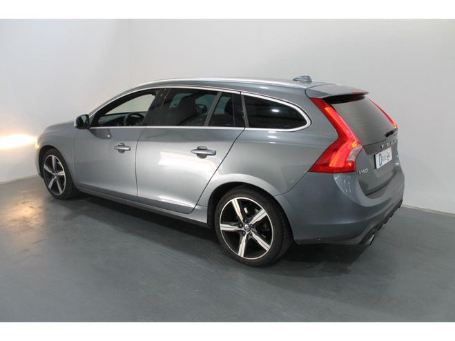 Volvo V60 D3 - 150 - BVA Geartronic BREAK R-Design GRIS FONCE de 2017