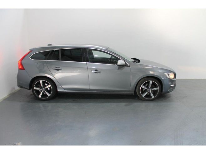 Volvo V60 D3 - 150 - BVA Geartronic BREAK R-Design GRIS FONCE de 2017