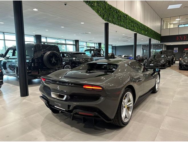 Ferrari 296 GTB COUPE 3.0 TURBO V6 HYBRIDE 830 Gris Metal de 2022