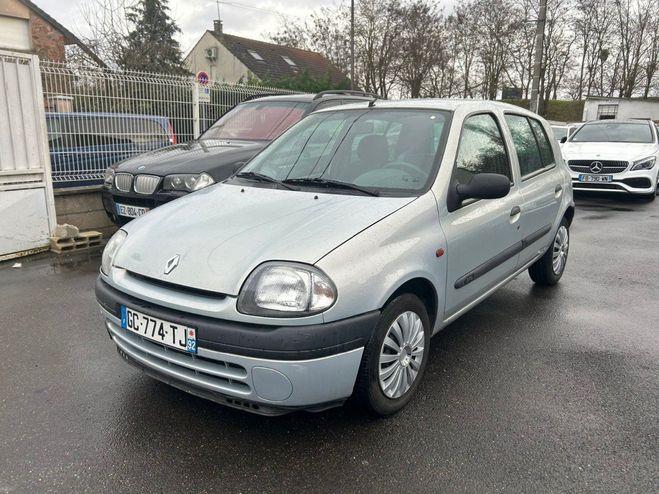 Renault Clio 1.2i 60ch RTE Gris de 2000
