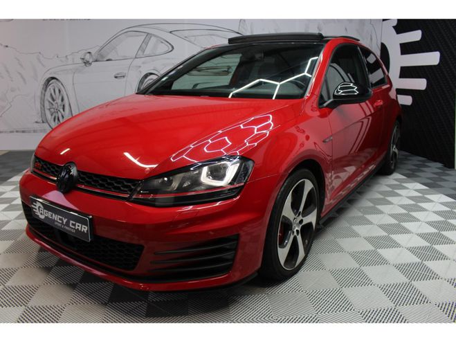 Volkswagen Golf GTI PERFORMANCE - 230 - DSG - ROUGE TORN ROUGE FONCE de 2015