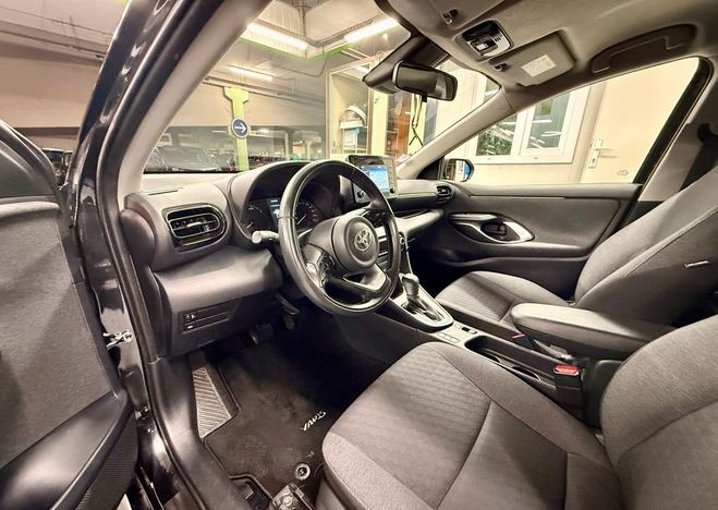 Toyota Yaris hybride 116h france business-1 ere main Noir de 2021