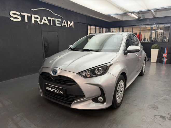 Toyota Yaris Hybrid Dynamic Business Multidrive ECVT Gris de 2022