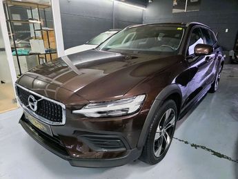  Voir d&eacute;tails -Volvo V60 Cross Country 2.0 D3 AWD AUTO COCKPIT CA &agrave; Sombreffe (51)