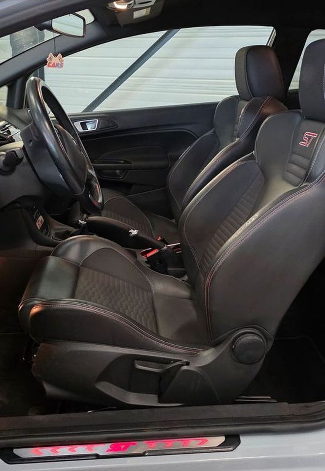 Ford Fiesta 1.6 ST200 Gris de 2016