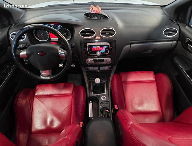 Ford Focus 2.5 ST 225cv Blanc de 2010