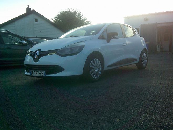 Renault Clio 1.2l 16v 75cv laureate (2014) Blanc de 2014