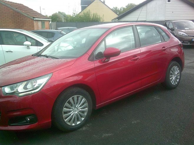 Citroen C4 1.6l hdi Blue live 100cv (2016) Rouge de 2016