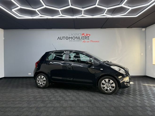 Toyota Yaris 1.3 VVT-i Luna ? 83 ch - Premi�re main f Noir de 2006