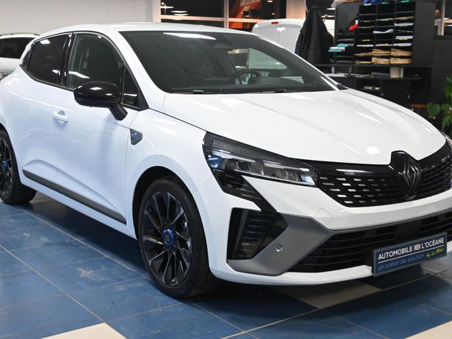 Renault Clio V E-Tech full hybrid 145 ch GSR2 Esprit  Blanc de 2024