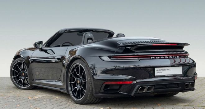 Porsche 911 992 Turbo S cabriolet lift Burmester car  de 2020