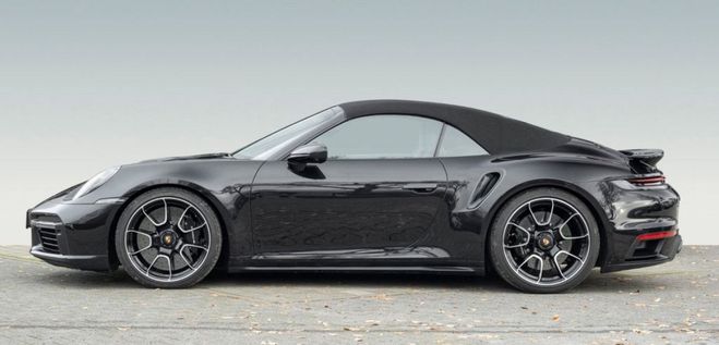Porsche 911 992 Turbo S cabriolet lift Burmester car  de 2020
