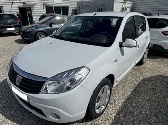  Voir d&eacute;tails -Dacia Sandero 1.2 16v 75 Laur�ate &agrave; Saint-Priest (69)