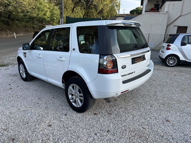 Land rover Freelander ED4 SE blanc metal de 2013