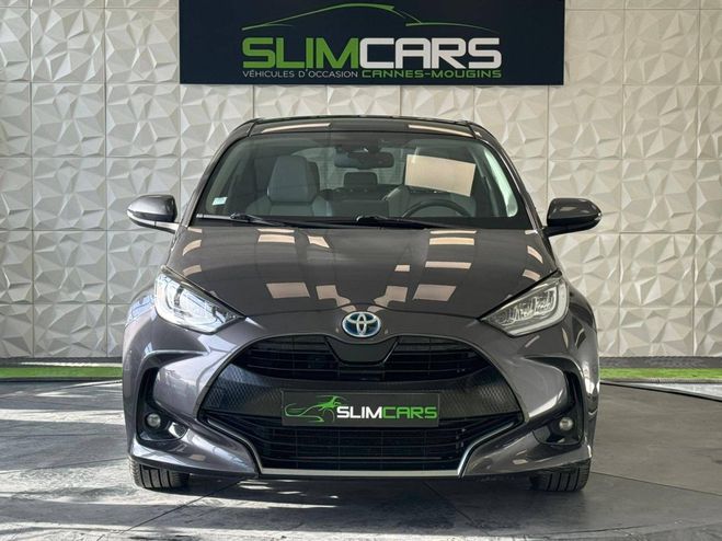 Toyota Yaris IV 116h Iconic 5p GRIS F de 2021