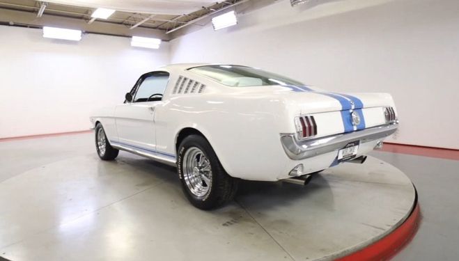 Ford Mustang Fastback Blanc de 1966