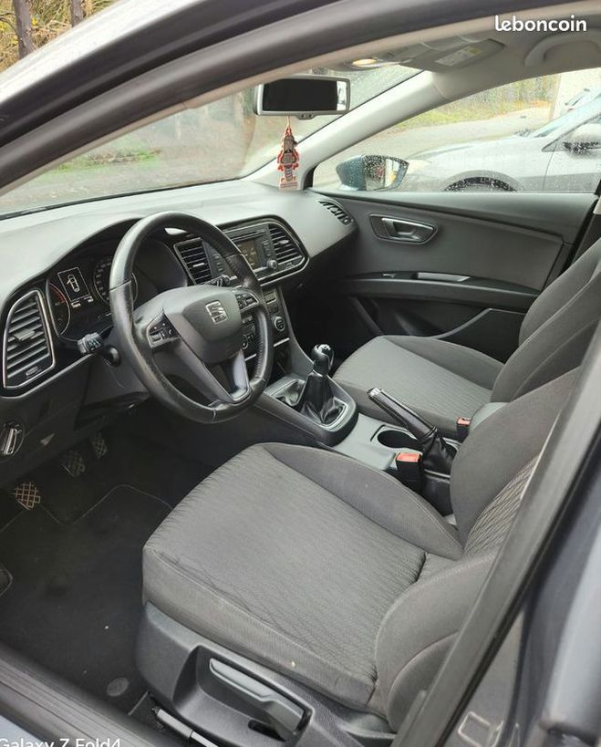 Seat Leon 1.6 tdi 105ch Gris de 2015