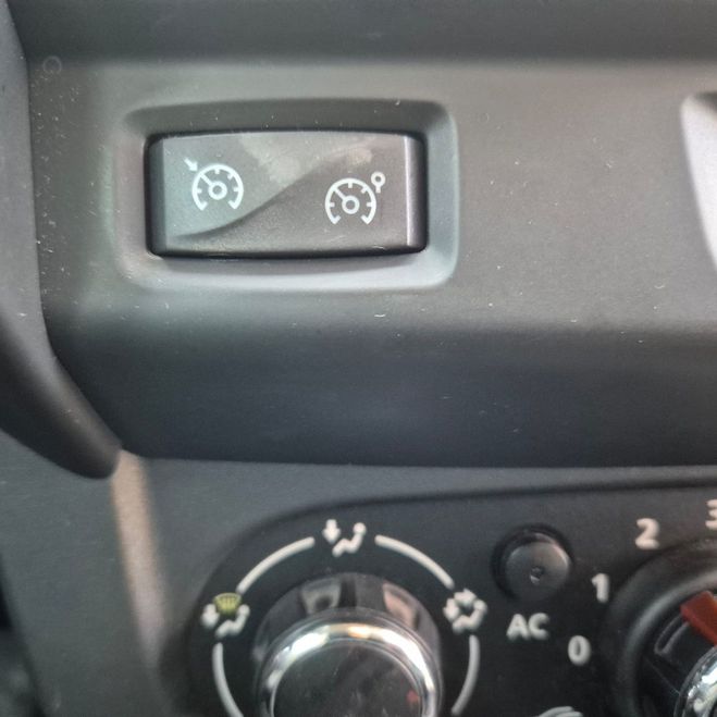 Dacia Duster (2) 1.5 DCI 90 ALT234 DUSTER 4X2 BV6 Gris anthracite de 2015