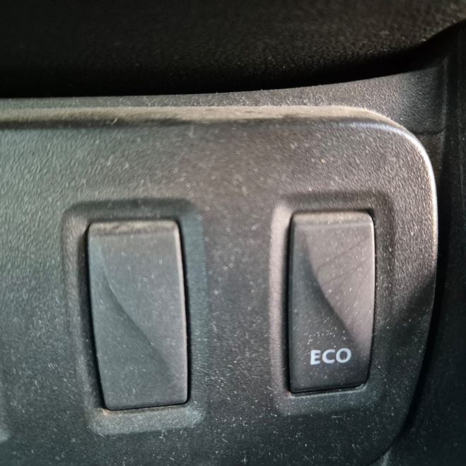 Dacia Duster (2) 1.5 DCI 90 ALT234 DUSTER 4X2 BV6 Gris anthracite de 2015