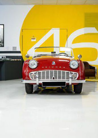  Voir d&eacute;tails -Triumph TR3  &agrave; Courbevoie (92)