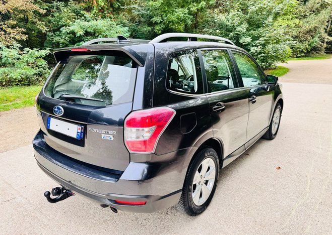 Subaru Forester 2.0 D 147 CH 4WD 4x4 AUTOMATIQUE Gris de 2015