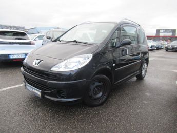  Voir d&eacute;tails -Peugeot 1007 1.4e 75ch &agrave; Aubi�re (63)