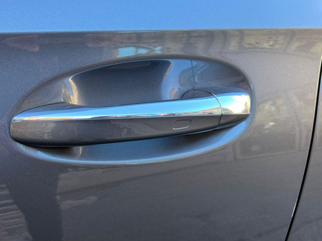 Mercedes Classe A 180 AMG LINE 7G-DCT 136 Gris Montagne de 