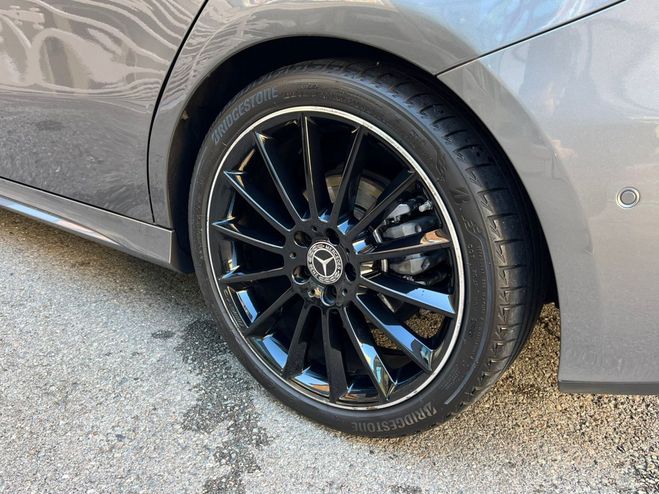 Mercedes Classe A 180 AMG LINE 7G-DCT 136 Gris Montagne de 