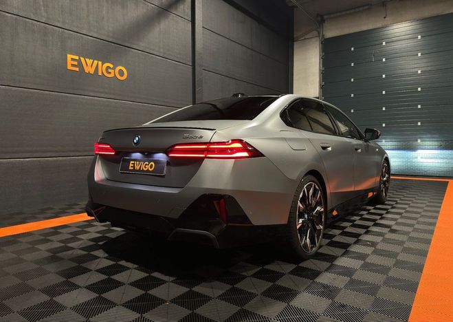 BMW Serie 5 550e 489ch hybrid m-sport xdrive 4 roues Gris de 2024