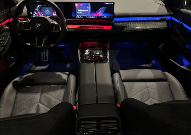 BMW Serie 5 550e 489ch hybrid m-sport xdrive 4 roues Gris de 2024