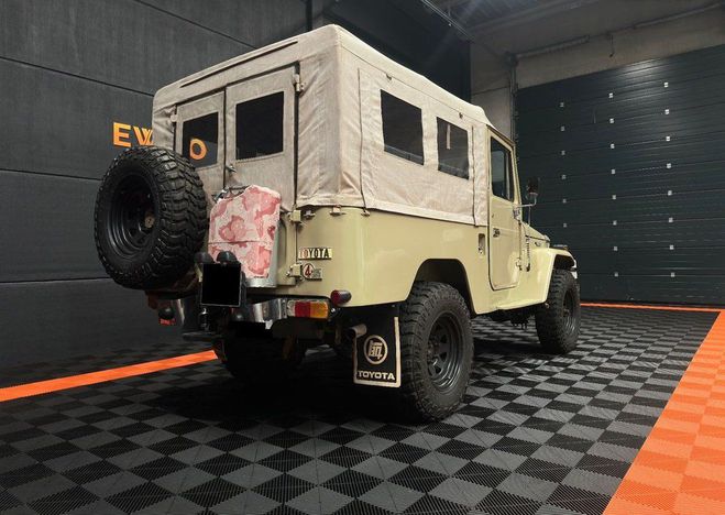 Toyota Land Cruiser fj43 4.2 135ch restaur� cg collection 9  Beige de 1978